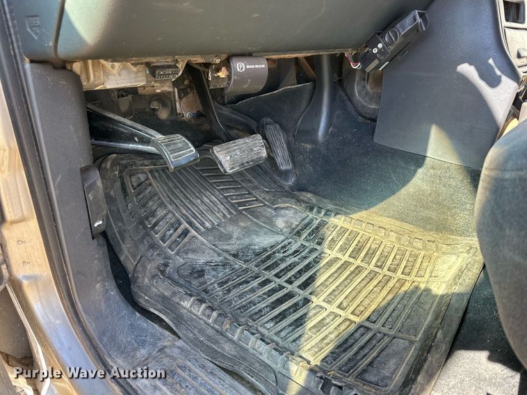 image for item KM9831 2002 Chevrolet Silverado 2500HD  Ext. Cab pickup truck