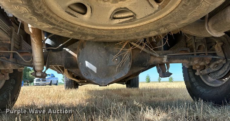 image for item KM9831 2002 Chevrolet Silverado 2500HD  Ext. Cab pickup truck