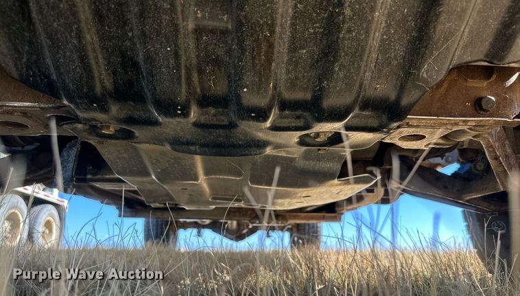 image for item KM9831 2002 Chevrolet Silverado 2500HD  Ext. Cab pickup truck