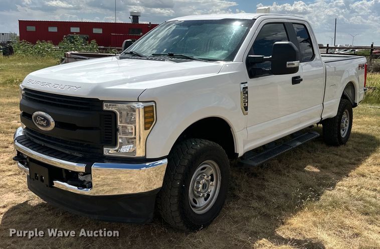image for item KM9832 2019 Ford F250 Super Duty  SuperCab pickup truck
