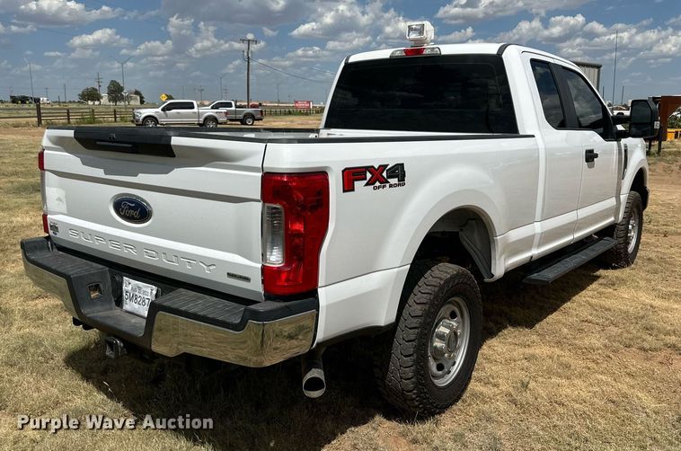 image for item KM9832 2019 Ford F250 Super Duty  SuperCab pickup truck