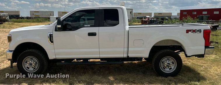 image for item KM9832 2019 Ford F250 Super Duty  SuperCab pickup truck