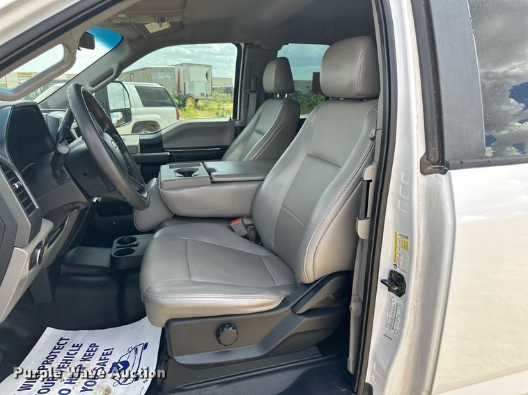 image for item KM9832 2019 Ford F250 Super Duty  SuperCab pickup truck