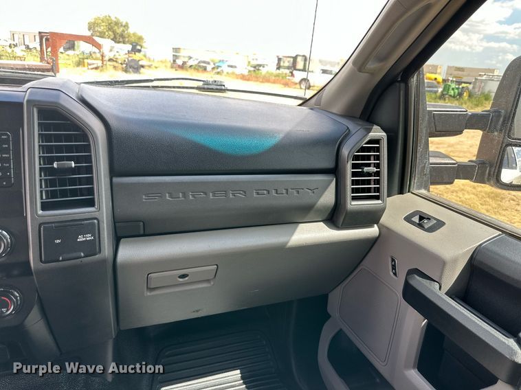 image for item KM9832 2019 Ford F250 Super Duty  SuperCab pickup truck