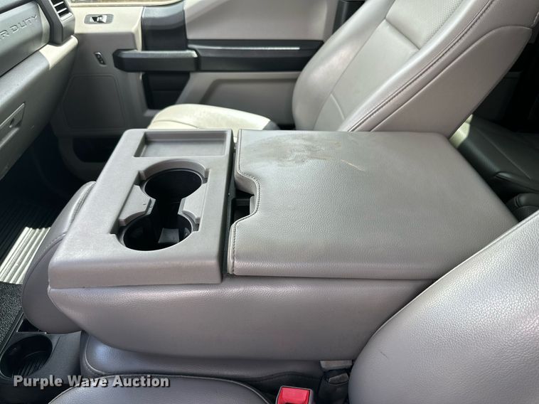 image for item KM9832 2019 Ford F250 Super Duty  SuperCab pickup truck