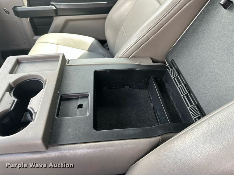 image for item KM9832 2019 Ford F250 Super Duty  SuperCab pickup truck