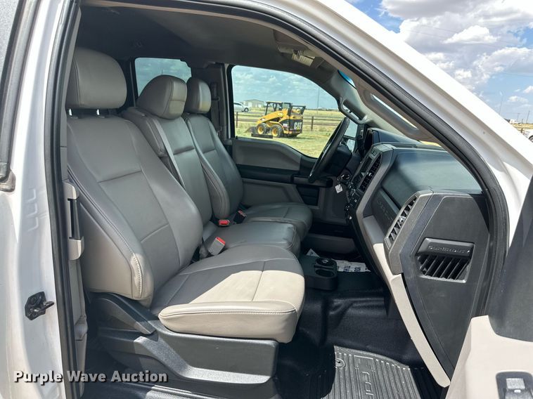 image for item KM9832 2019 Ford F250 Super Duty  SuperCab pickup truck