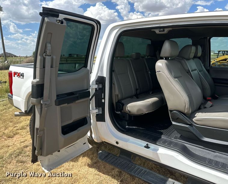 image for item KM9832 2019 Ford F250 Super Duty  SuperCab pickup truck