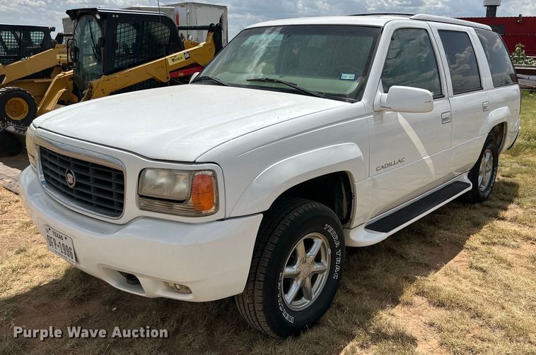 image for item KM9833 2000 Cadillac Escalade  SUV