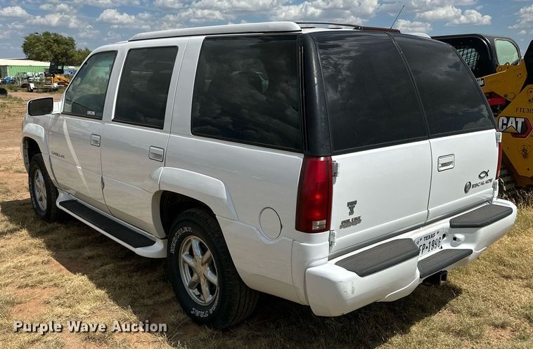 image for item KM9833 2000 Cadillac Escalade  SUV