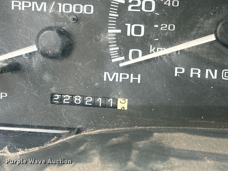 image for item KM9833 2000 Cadillac Escalade  SUV