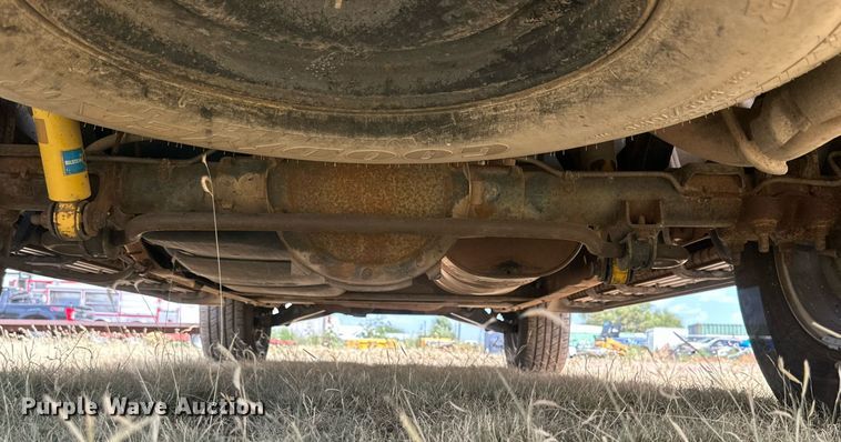 image for item KM9833 2000 Cadillac Escalade  SUV