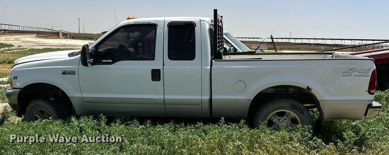 image for item KM9889 2002  Ford F250 Super Duty XLT  SuperCab pickup truck