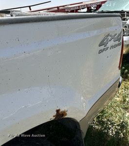 image for item KM9889 2002  Ford F250 Super Duty XLT  SuperCab pickup truck