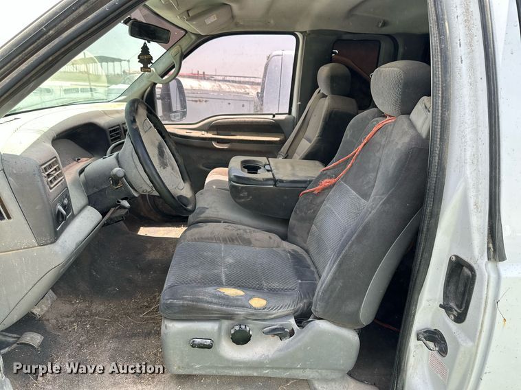 image for item KM9889 2002  Ford F250 Super Duty XLT  SuperCab pickup truck