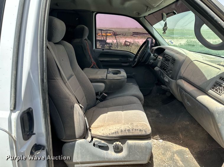 image for item KM9889 2002  Ford F250 Super Duty XLT  SuperCab pickup truck