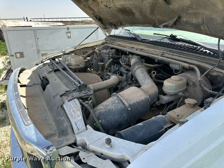 image for item KM9889 2002  Ford F250 Super Duty XLT  SuperCab pickup truck