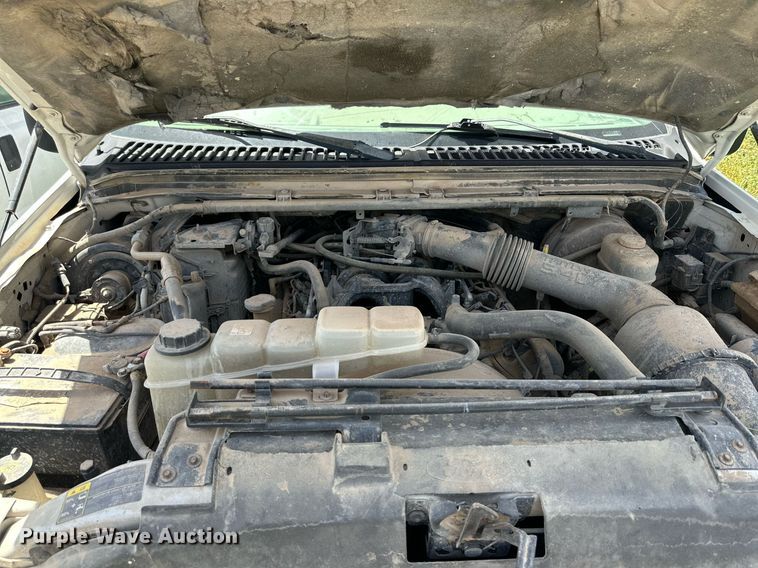 image for item KM9889 2002  Ford F250 Super Duty XLT  SuperCab pickup truck