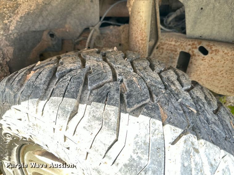 image for item KM9889 2002  Ford F250 Super Duty XLT  SuperCab pickup truck