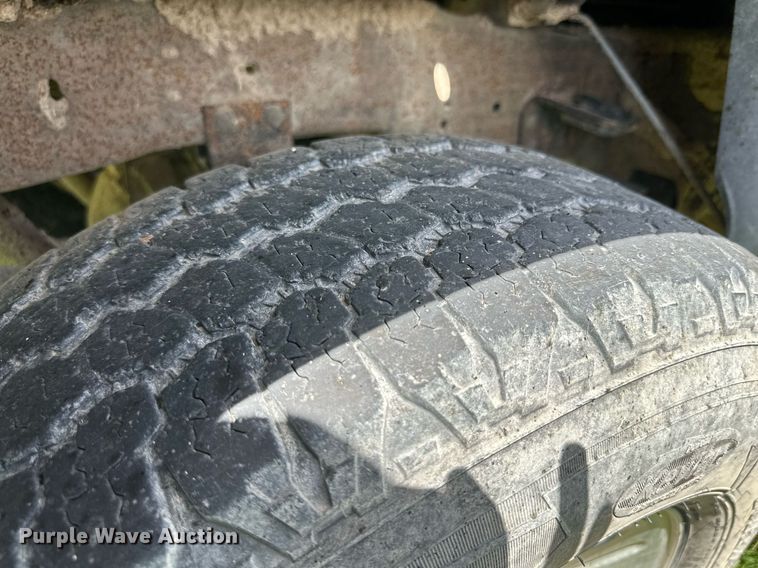 image for item KM9889 2002  Ford F250 Super Duty XLT  SuperCab pickup truck