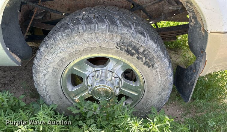 image for item KM9889 2002  Ford F250 Super Duty XLT  SuperCab pickup truck