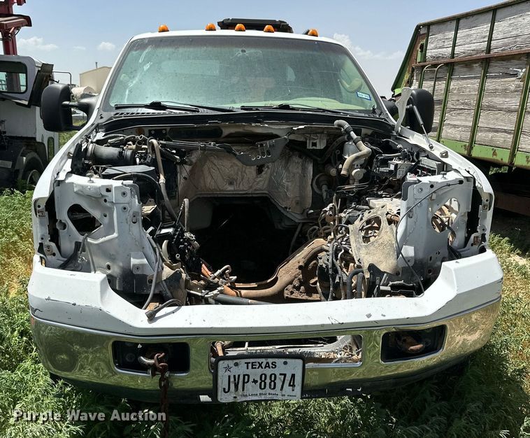 image for item KM9890 2006  Ford F350 Super Duty Lariat  Crew Cab pickup truck