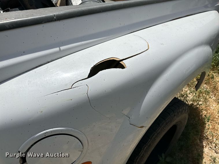 image for item KM9890 2006  Ford F350 Super Duty Lariat  Crew Cab pickup truck