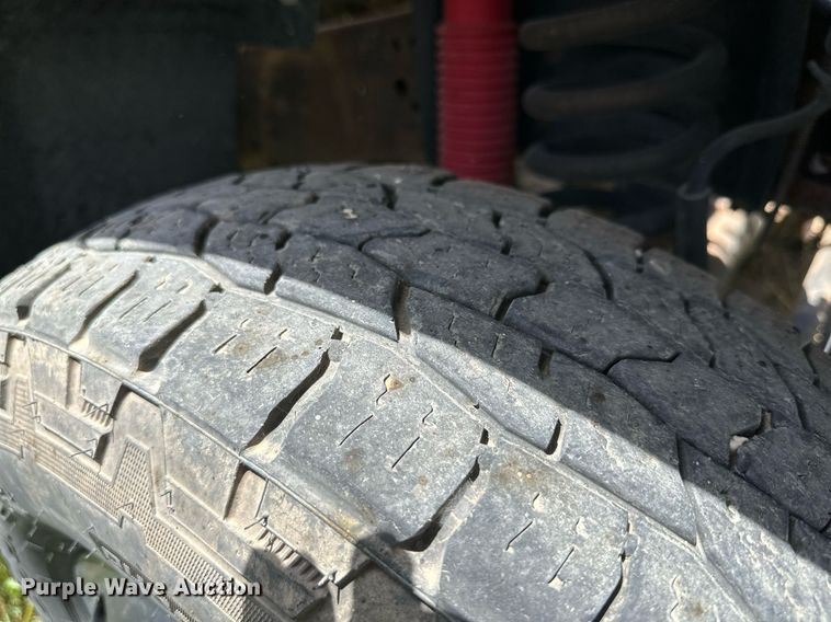 image for item KM9890 2006  Ford F350 Super Duty Lariat  Crew Cab pickup truck