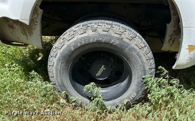 image for item KM9890 2006  Ford F350 Super Duty Lariat  Crew Cab pickup truck