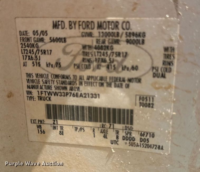 image for item KM9890 2006  Ford F350 Super Duty Lariat  Crew Cab pickup truck