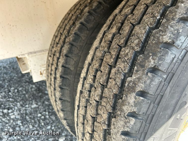 image for item KW9124 1998 Fleming Trailers Inc TD824-10  equipment trailer