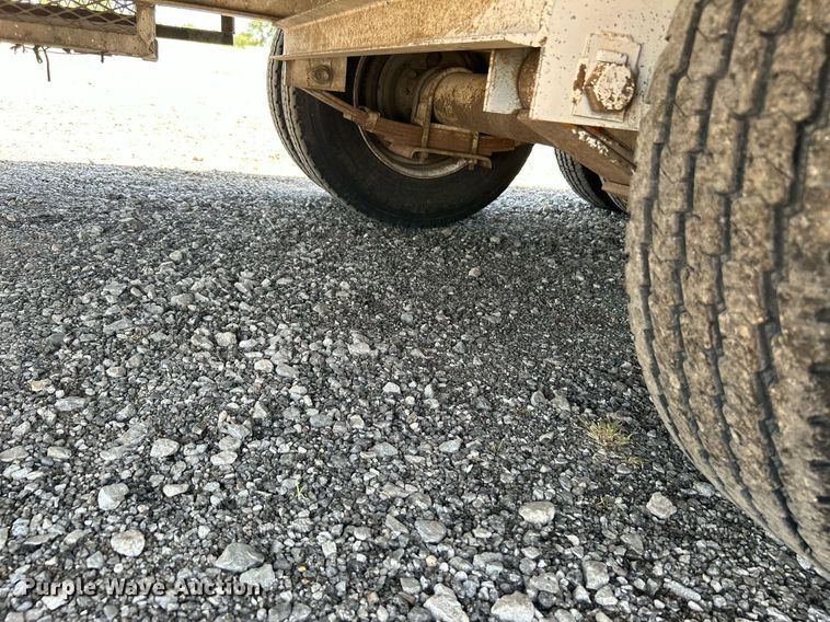 image for item KW9124 1998 Fleming Trailers Inc TD824-10  equipment trailer