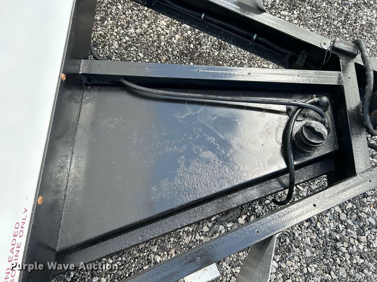 image for item KW9137 2001 Rollingstar Mfg. Inc.  fiber optic trailer