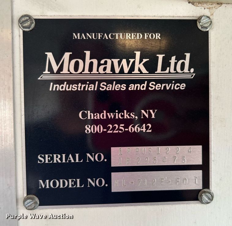 image for item KW9137 2001 Rollingstar Mfg. Inc.  fiber optic trailer