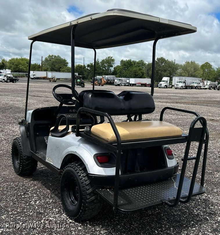 image for item KW9141 EZGO Express 54  golf cart