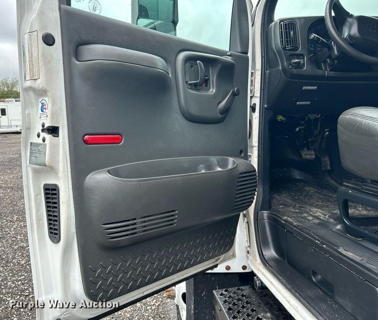 image for item KW9145 2008 Chevrolet C6500  fiber optic splicing truck