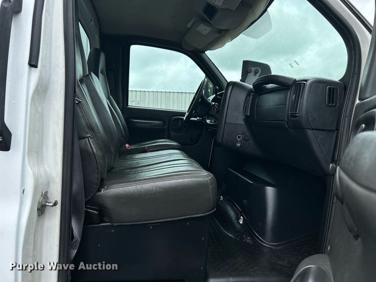 image for item KW9145 2008 Chevrolet C6500  fiber optic splicing truck