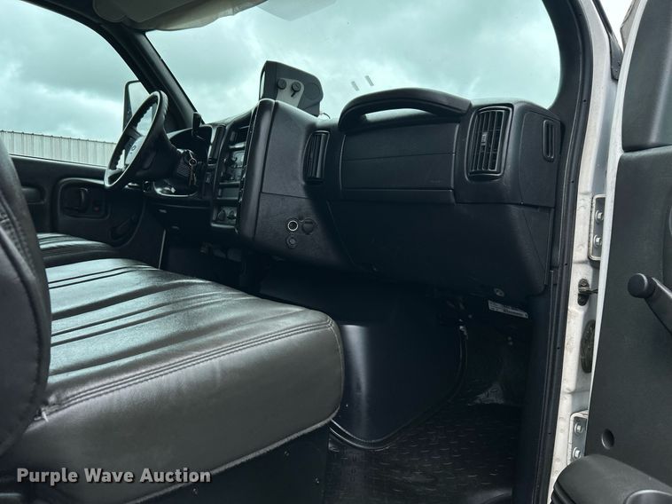 image for item KW9145 2008 Chevrolet C6500  fiber optic splicing truck