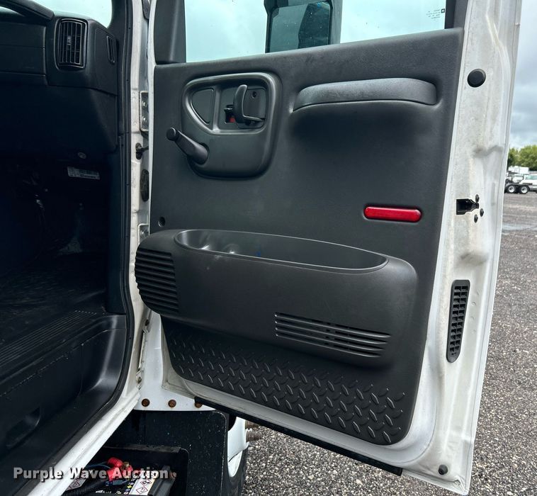 image for item KW9145 2008 Chevrolet C6500  fiber optic splicing truck