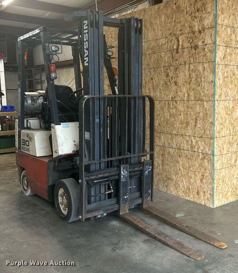 image for item KW9149 Nissan Optimum 30  forklift
