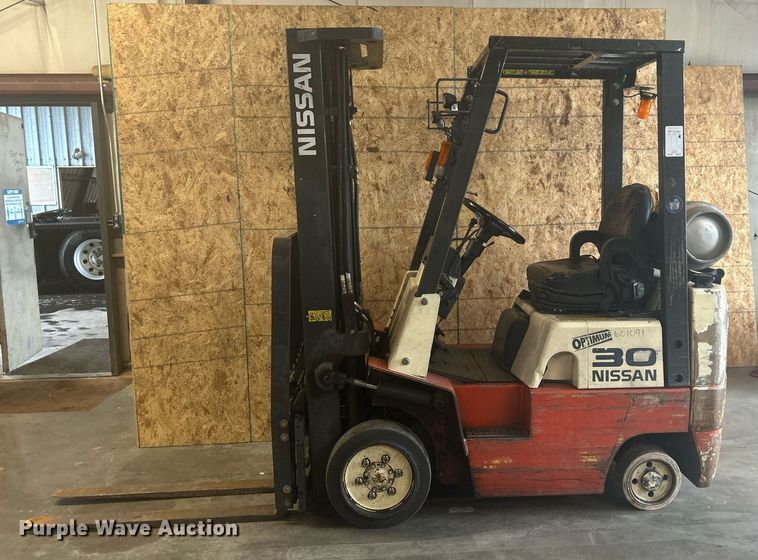 image for item KW9149 Nissan Optimum 30  forklift