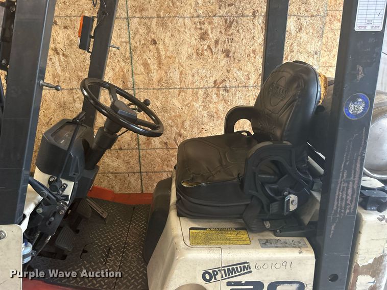 image for item KW9149 Nissan Optimum 30  forklift