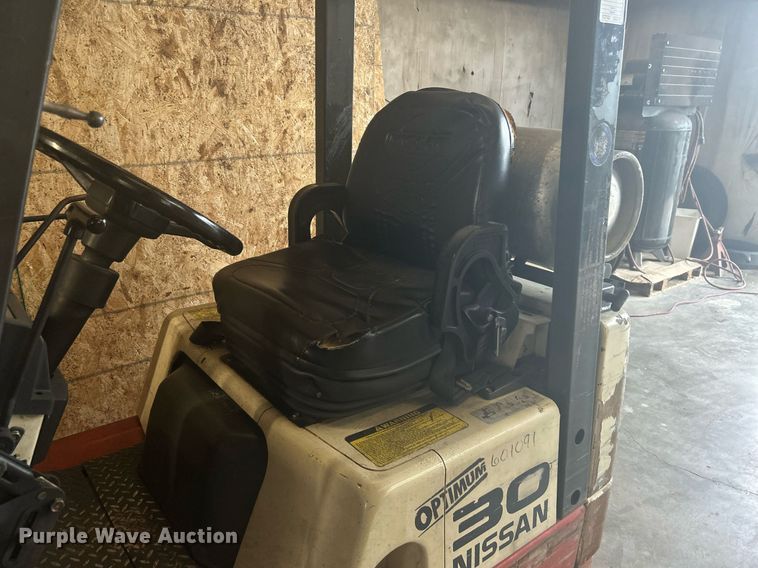 image for item KW9149 Nissan Optimum 30  forklift
