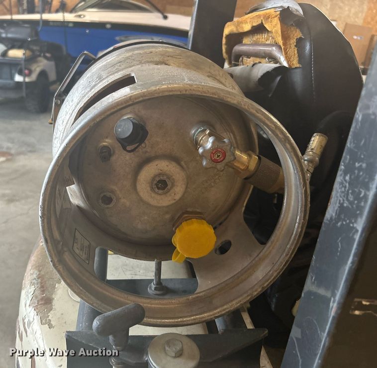 image for item KW9149 Nissan Optimum 30  forklift