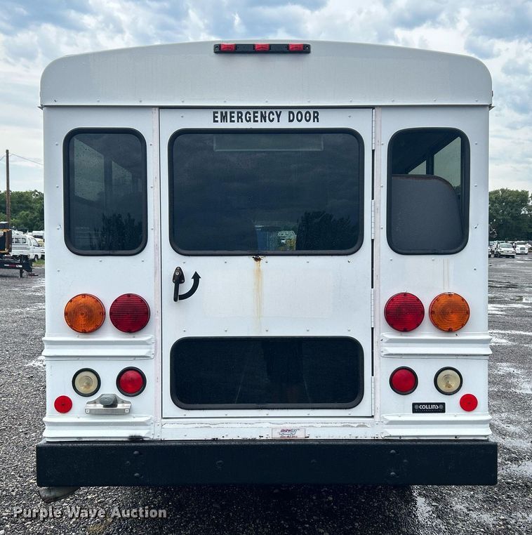 image for item KW9167 2008 Chevrolet Express G3500  school bus