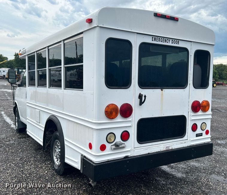 image for item KW9167 2008 Chevrolet Express G3500  school bus