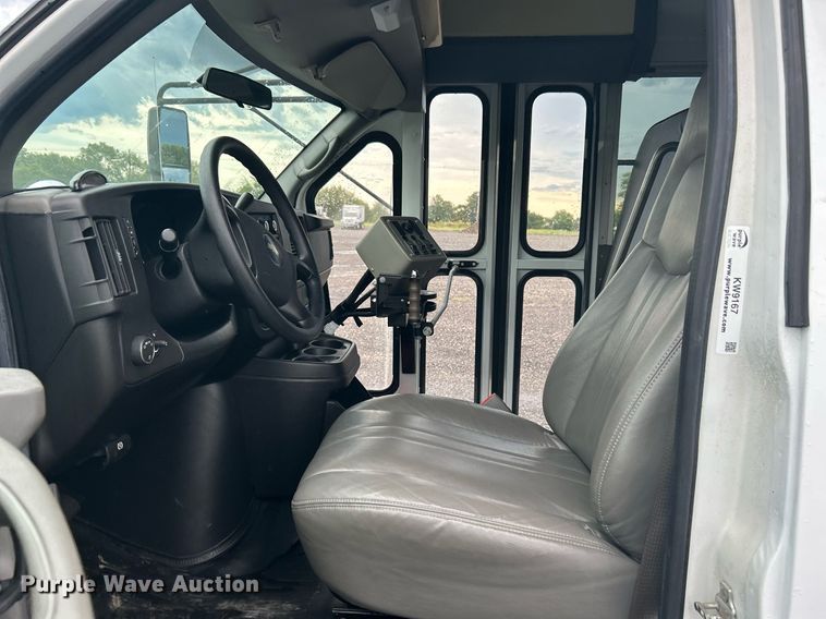 image for item KW9167 2008 Chevrolet Express G3500  school bus