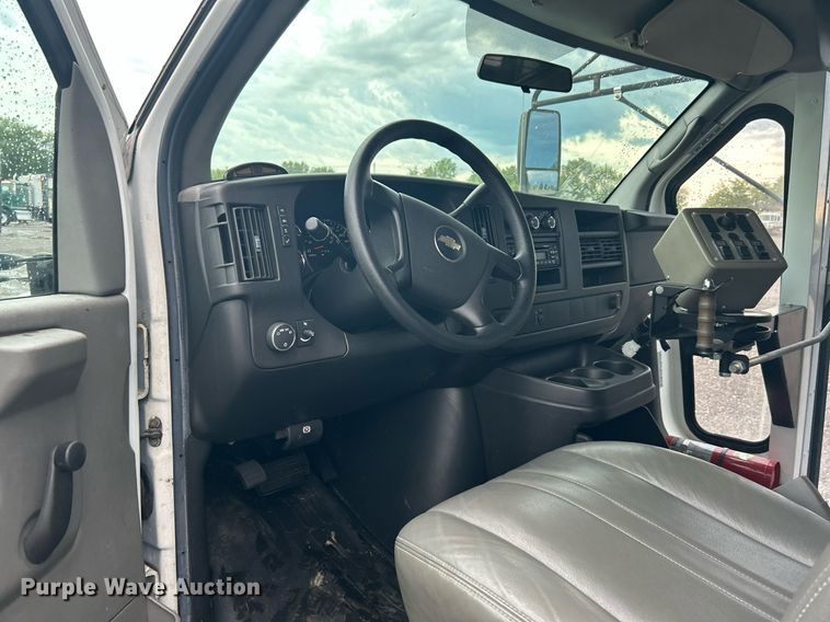 image for item KW9167 2008 Chevrolet Express G3500  school bus