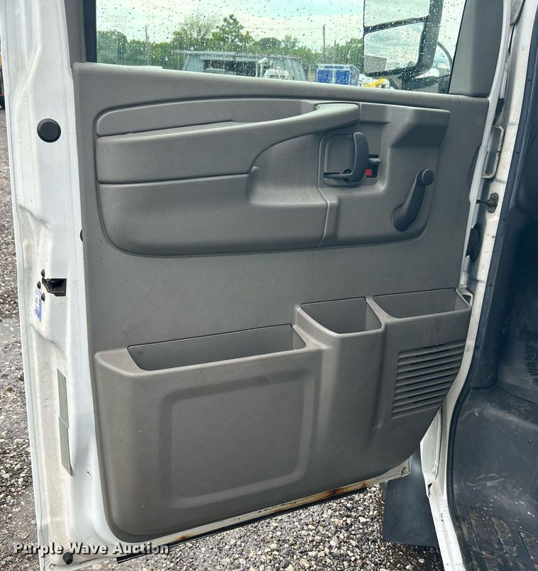 image for item KW9167 2008 Chevrolet Express G3500  school bus