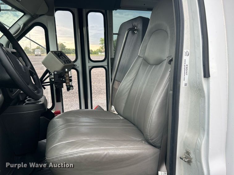 image for item KW9167 2008 Chevrolet Express G3500  school bus
